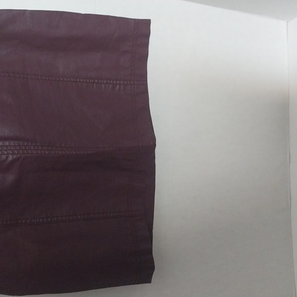 ree People Modern Femme Faux-Leather Mini Skirt Size 4 Berry/Plum/Purple - Picture 6 of 11